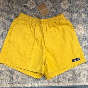 Patagonia Women’s Funhoggers Shorts Surfboard Yellow XS NWT Athleisure Outdoor